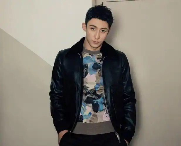 疑似黄景瑜前任助理再发文就算你婚内出轨18个女人仍是资源大咖