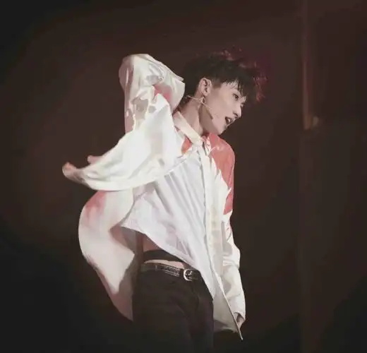 斯哈斯哈.嘿嘿嘿怎么说呢?害,怪不好意思的#马嘉祺腹肌