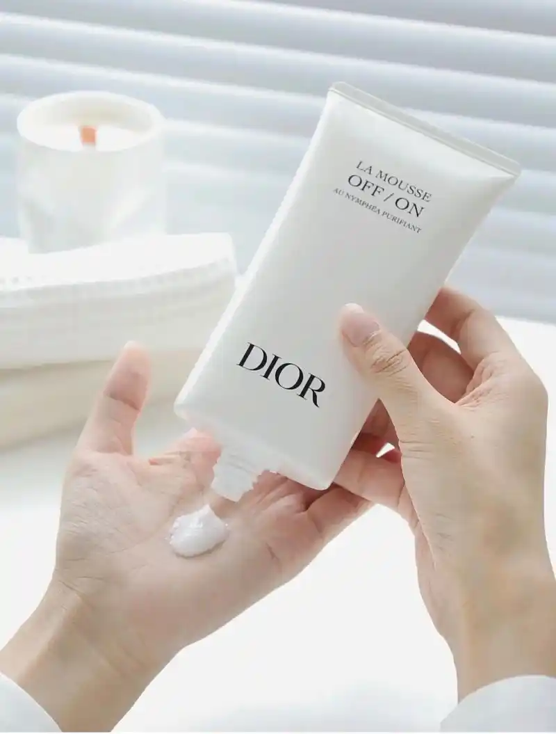dior 全新睡莲洁面.98 关闭污染通道 保护肌肤屏障 17 - 抖音