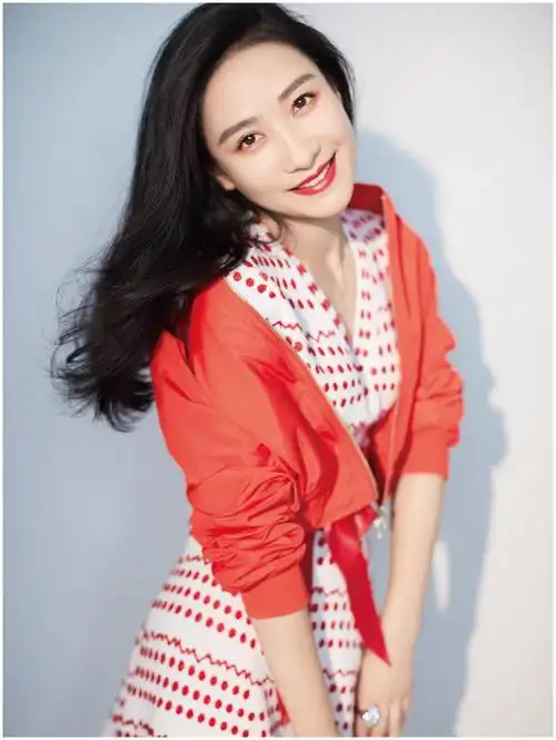 演安陵容被网友痛骂,今纪念《甄嬛传》10年,陶昕然越来越美