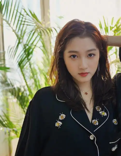 关晓彤图片 关晓彤感恩节性感图片[6/6]_明星_美桌网