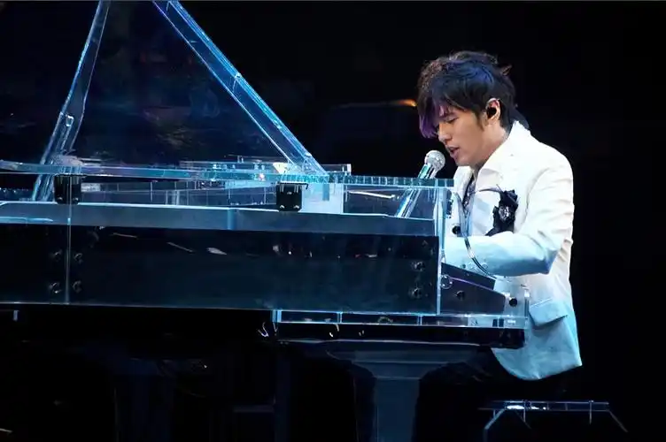 周杰伦经典造型《紫毛伦》周杰伦经典造型《紫毛伦》周杰伦经典造型