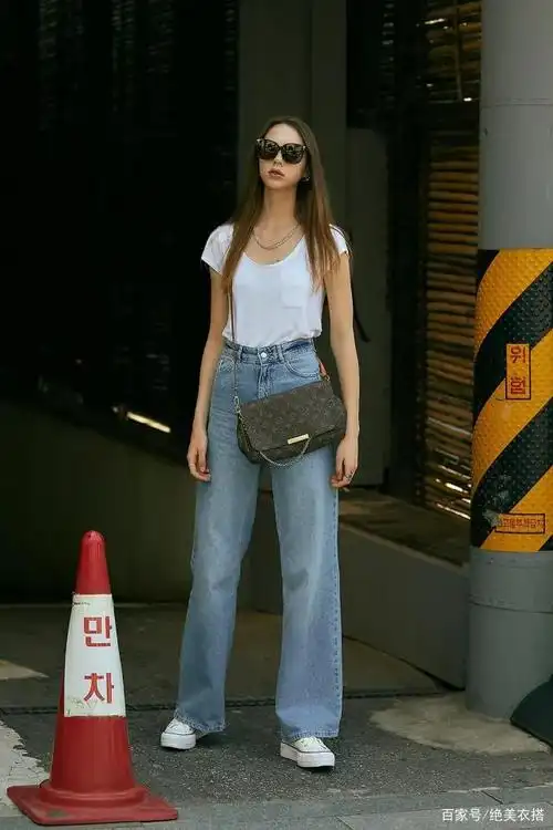 看街拍找灵感!韩国女生的"夏日穿搭"好时髦,每套都想照着穿