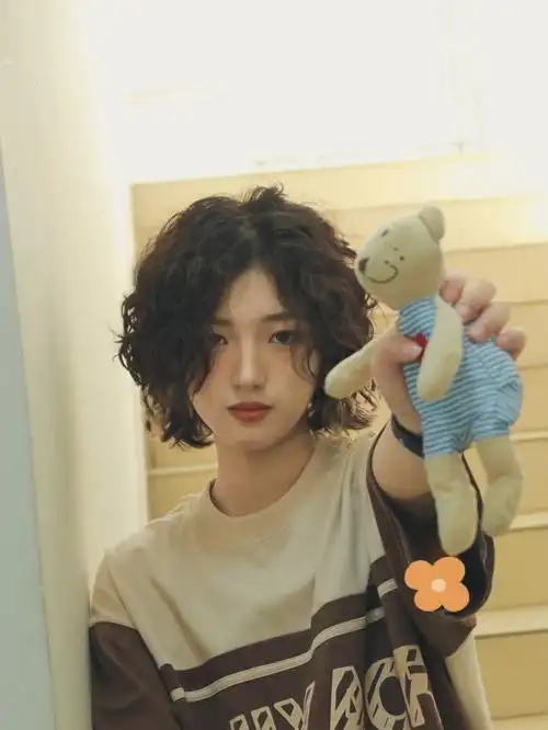 短发羊毛卷太了