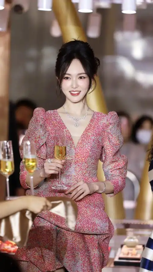 唐嫣活动生图##唐嫣六福珠宝全球代言人