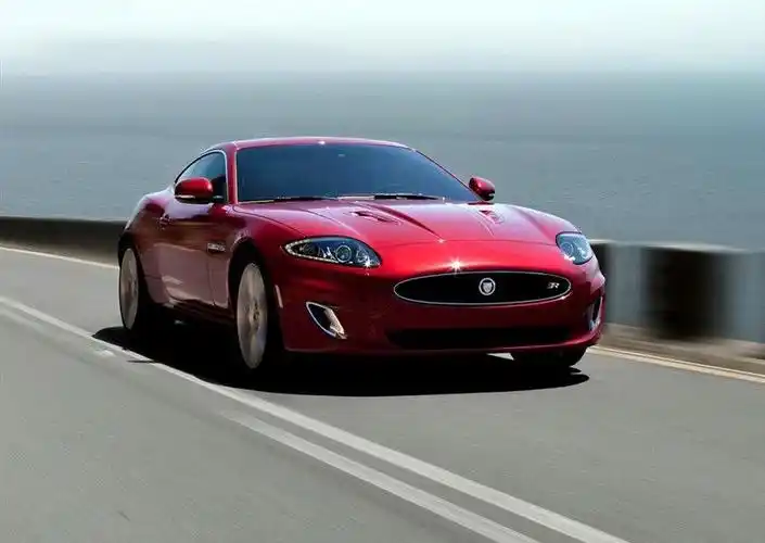 捷豹xk xkr 5.0l v8机械增压硬顶跑车