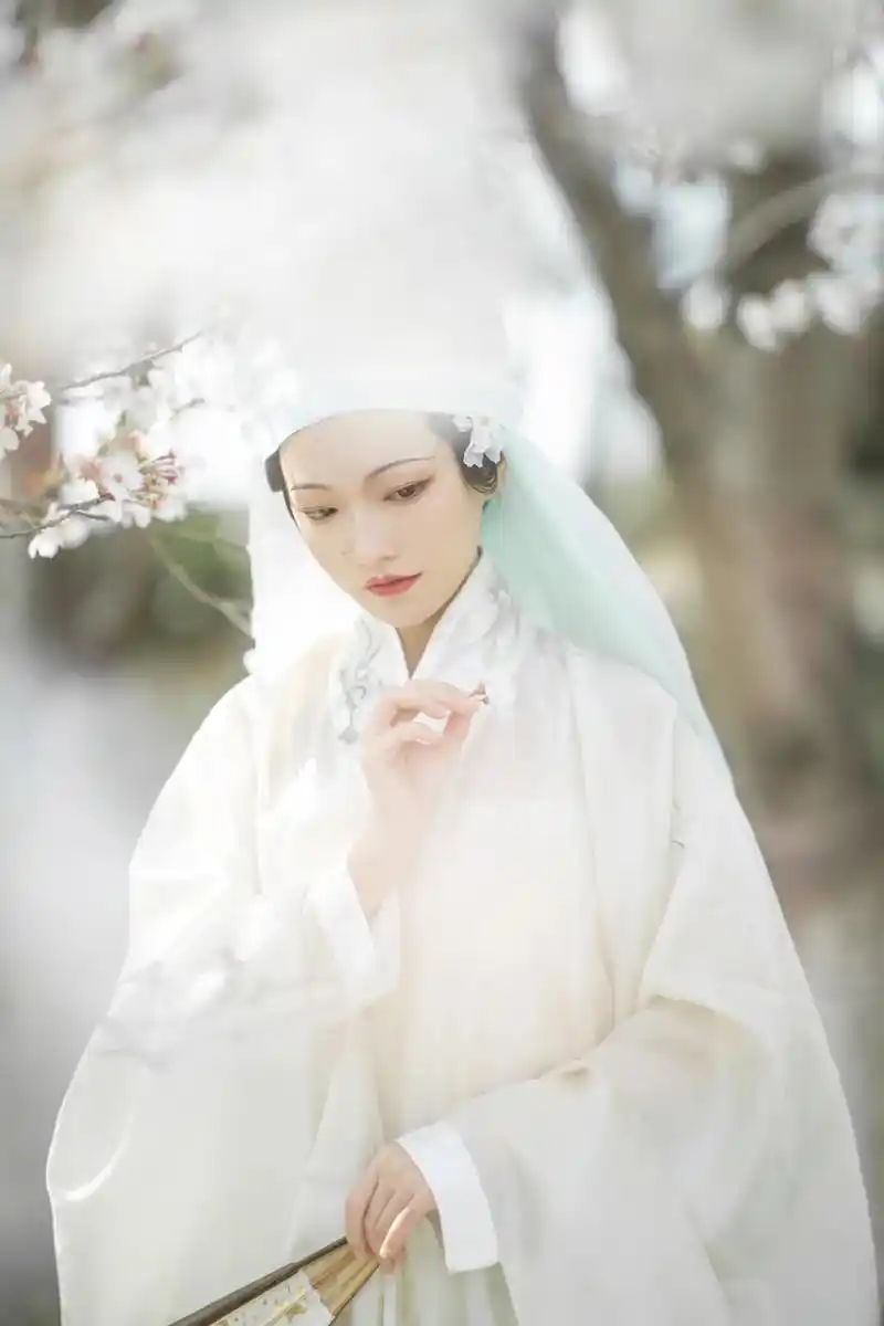 不是白无垢|是一组很喜欢的明代幅巾造型.出镜:@不知岁(摆烂 - 抖音