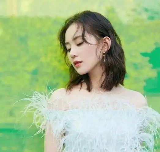 判断1个女人有没有变老先观察她身上6个表现藏是藏不住的