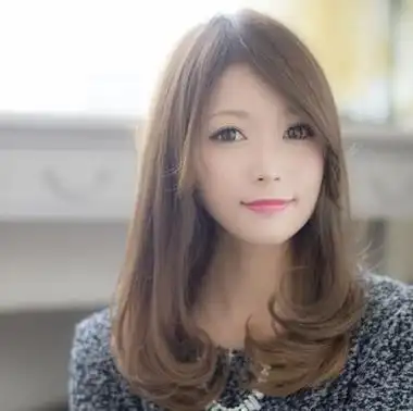 11款最流行中长发梨花烫发型图3