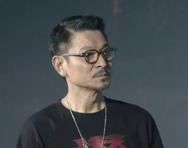 彭于晏时隔多年再见刘德华立刻抬手敬礼任达华调侃太过致命