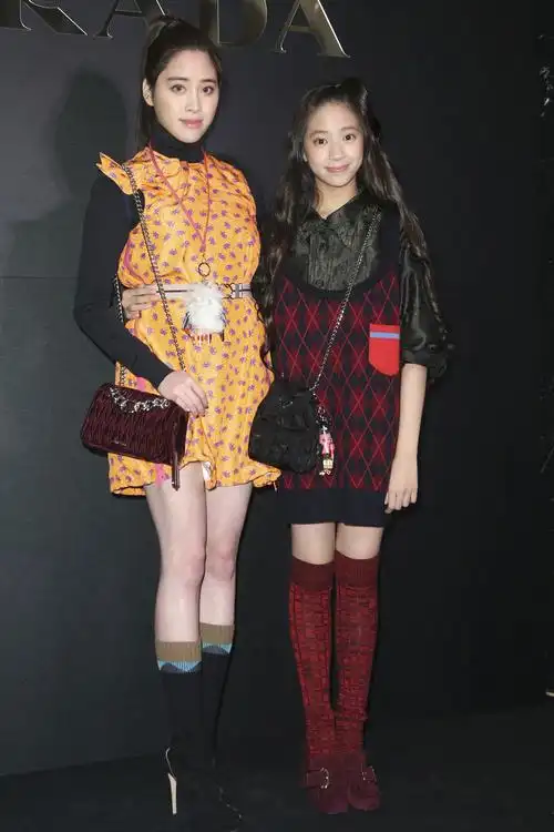 欧阳妮妮露脸跑prada圣诞趴 「希望这学期能过」