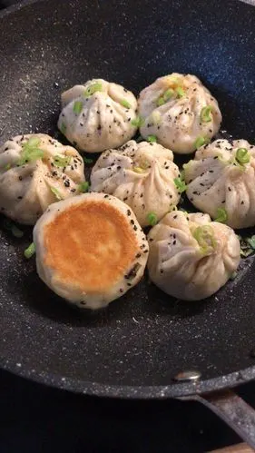 馋口:生煎小笼包的做法_菜谱_豆果美食