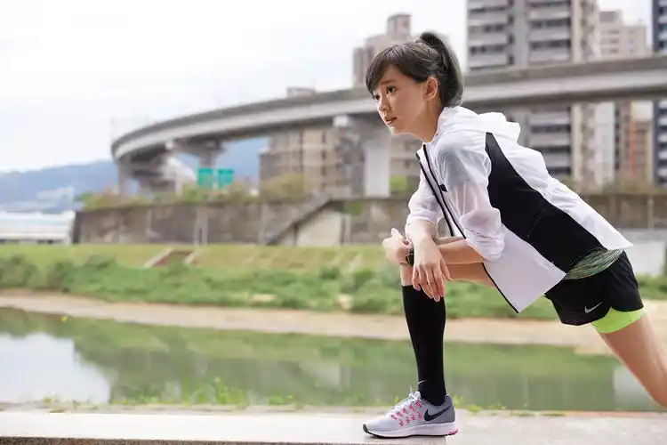 跟着nrc训练陈意涵带领跑者勇敢迎向半马