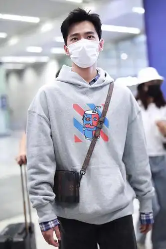 杨洋的机场造型图