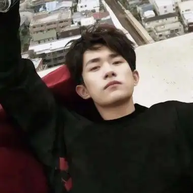 易烊千玺头像帅气图片最新的易烊千玺qq头像高清图片