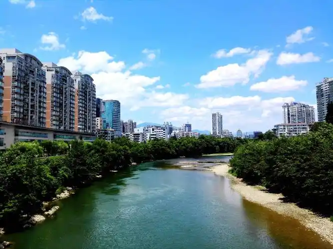 借力发力聚力湖北恩施市扎实推进大生态大交通大旅游大产业建设