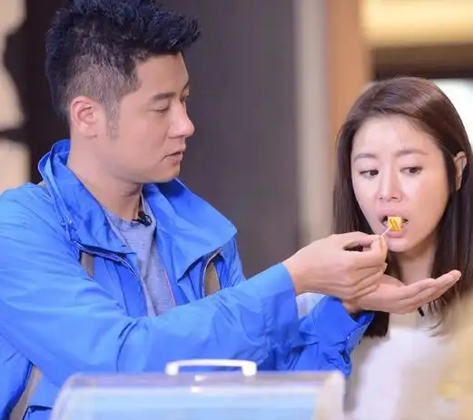 【图】林心如任重携手《相爱吧》 女神送"围裙"当定情礼物