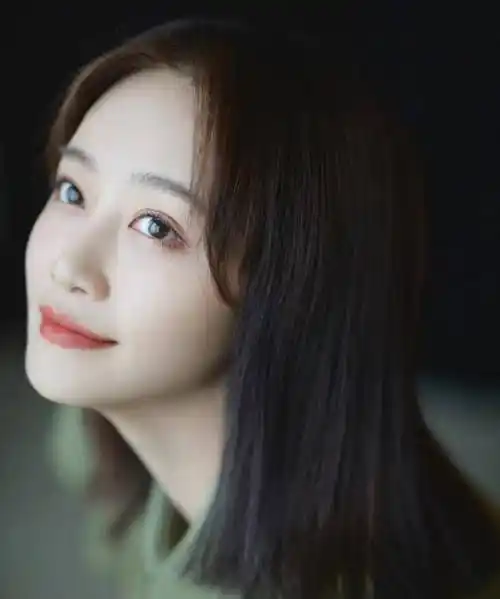 蓝盈莹早期照片流出,在那个没有滤镜的年代,这种颜值太过于真实_生活