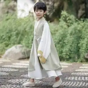 汉服男孩冬