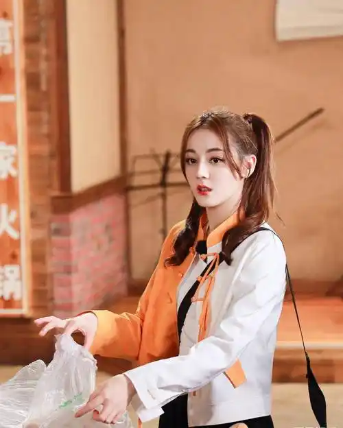 关晓彤竟拿出儿时照片!_造型_青春_人物