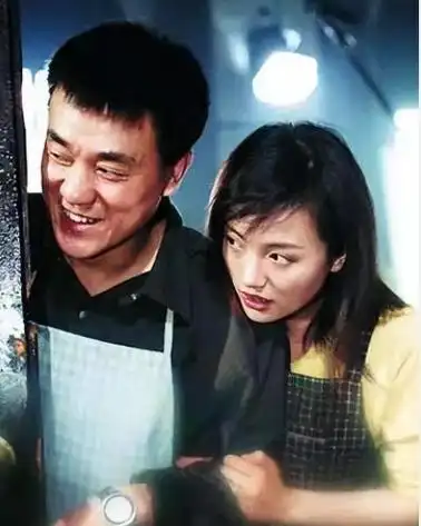 李海洋的婚后表现证明了何冰的选择是正确的,因为每个成功男人的背后