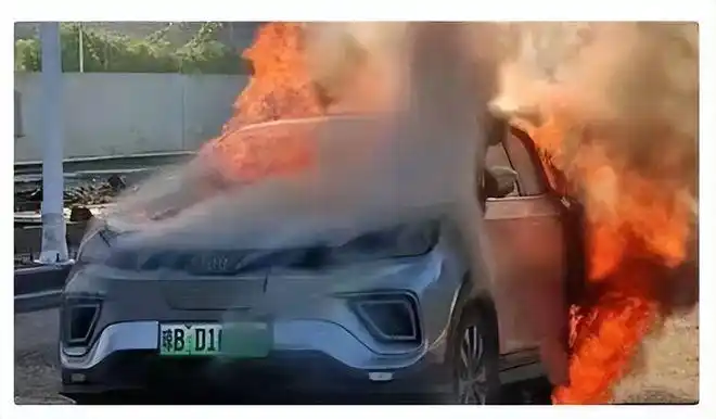 爆炸,从侧面反映出,对新能源汽车安全问题的思考,新能源汽车的电池