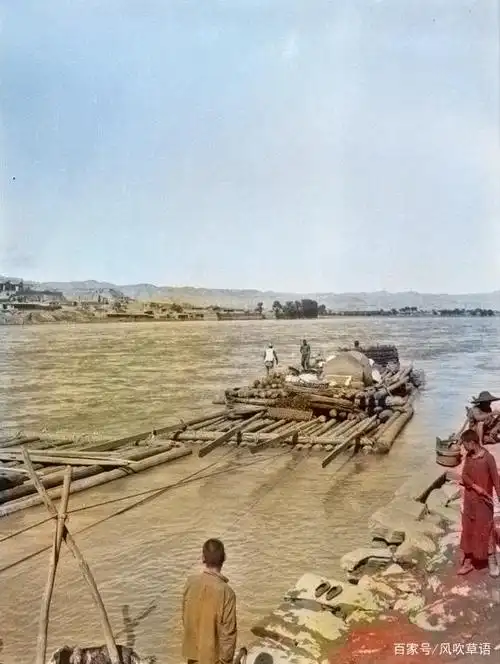 老照片:1921年,生活在黄河岸边的兰州百姓