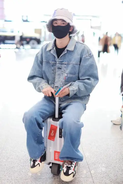 胡先煦穿过月亮的旅行