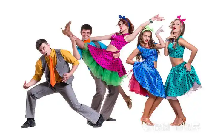 歌舞表演跳舞的舞者团队.在全长在白色背景上孤立