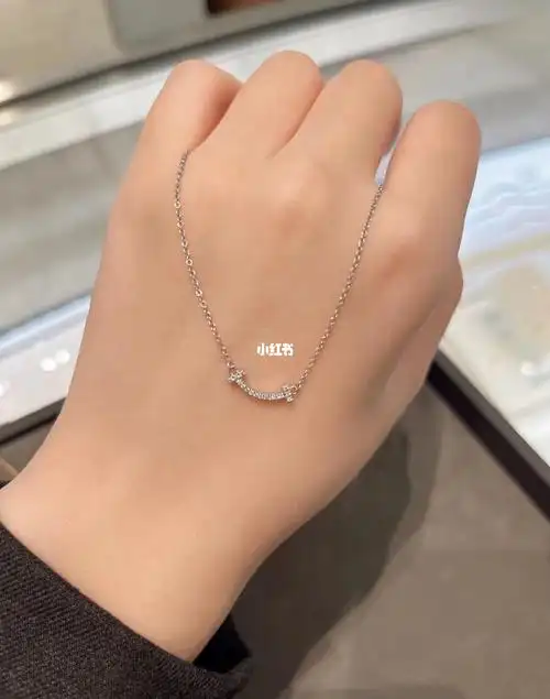 蒂芙尼mini满钻白金笑脸项链免税店入省5k77