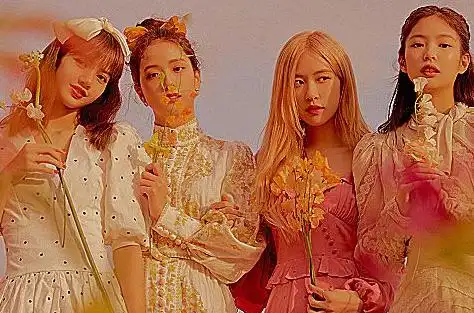 1 / 7 blackpink(粉墨组合)是韩国人气女团,它的组合成员lisa,还曾