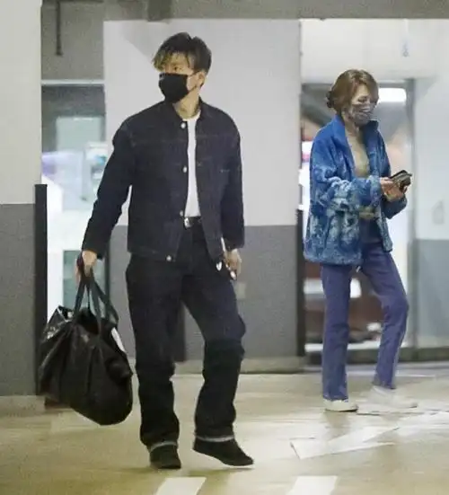 3月2日,日娱曝出惊天大瓜,日媒爆料,50岁木村拓哉和52岁工藤静香传出