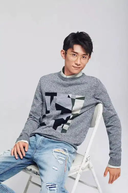 也很少出现在电影,电视剧和综艺节目中,不久前,还有张一山海宣布自己