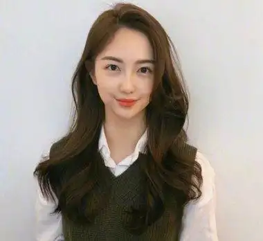 女生长发不知怎么烫? 资深发型师推荐这几款美腻长卷发发型(3)