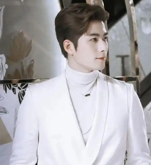 杨紫监视赵丽颖陈学冬退圈被男大佬包养王俊凯拉黑张子枫黄子佼性侵