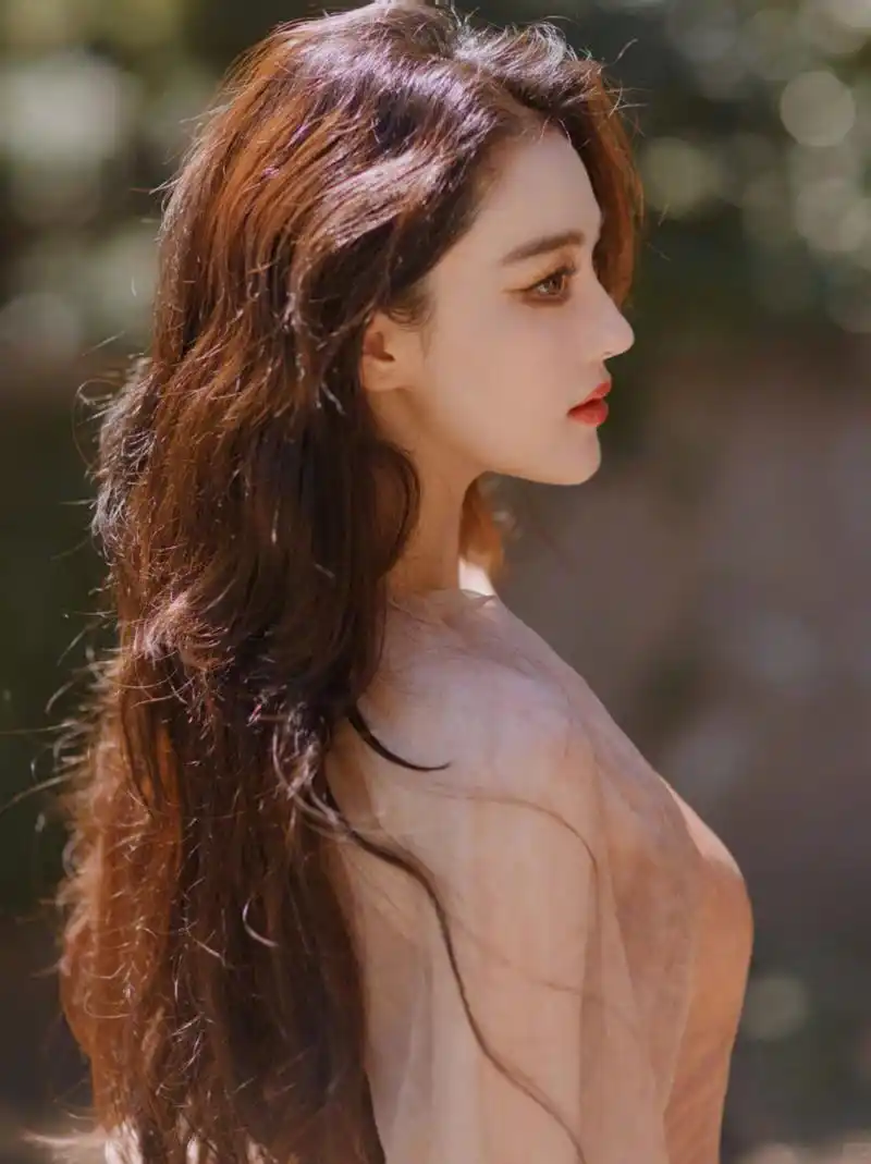 张馨予神仙颜值  这个侧颜真的绝!