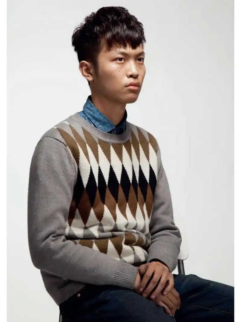 男青年素描半身像写生照片素材 第一波男青年半身像.