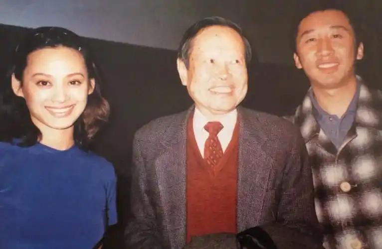 回顾宁静:和姜文传绯闻,25岁嫁给美国前夫,50岁依旧过得自由