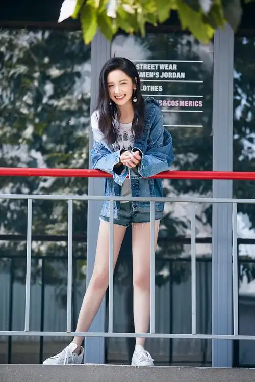 王艺瑾性感美腿写真图片1010