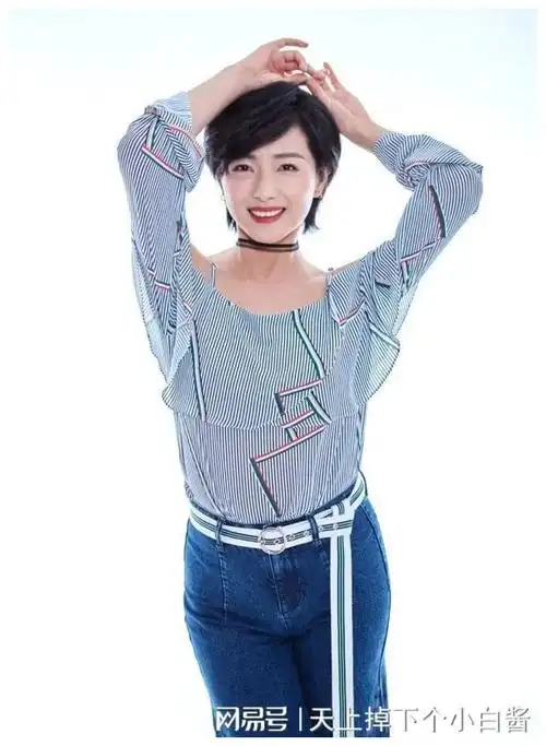 妩媚的万茜,眼睛媚光闪耀,谁能阻挡|梅婷|孙俪|江疏影|刘诗诗|刘亦菲