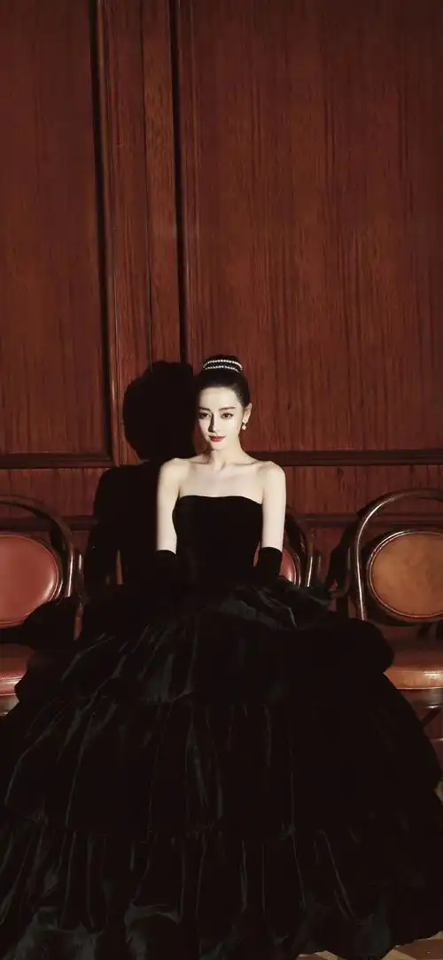 迪丽热巴壁纸追星是一场盛大的恋爱我们朝着自己梦想的光奔赴