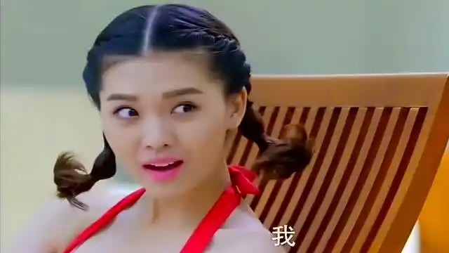 《麻辣变形计》迪丽热巴穿蓝色泳装,实在是太漂亮了