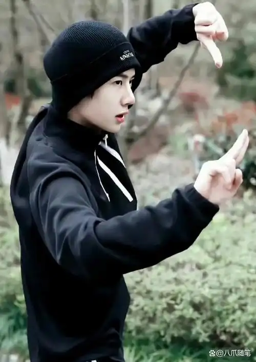 王一博19岁作品《清歌逐酒少年行》剧照释出,小滕净要播出了?