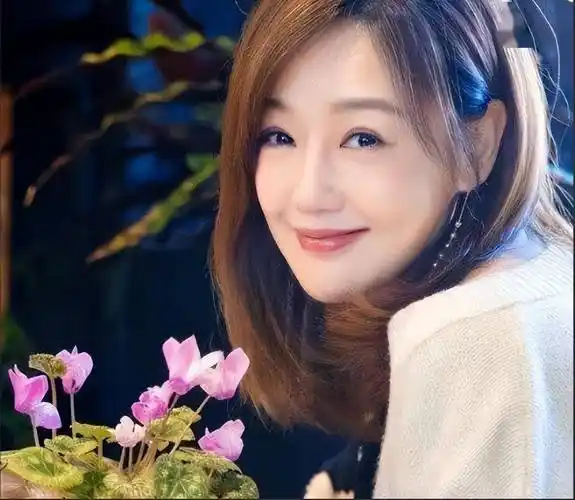 分手15年,再看薛佳凝对胡歌的态度,才明白为啥张译会把她夸上天