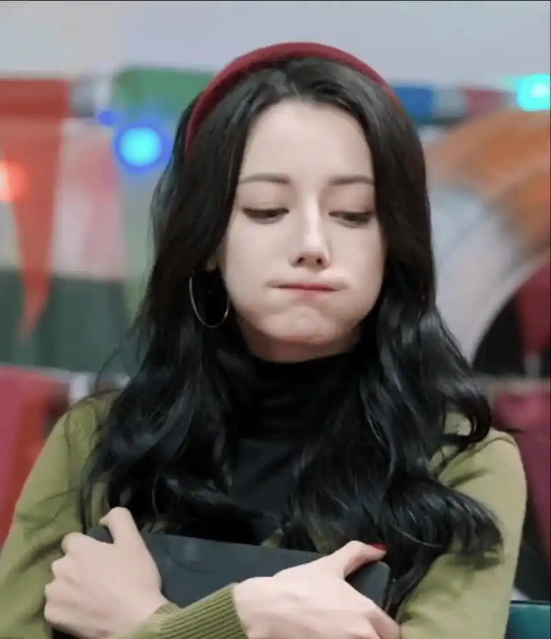 点击就看嘟嘴迪丽热巴 可爱吗?