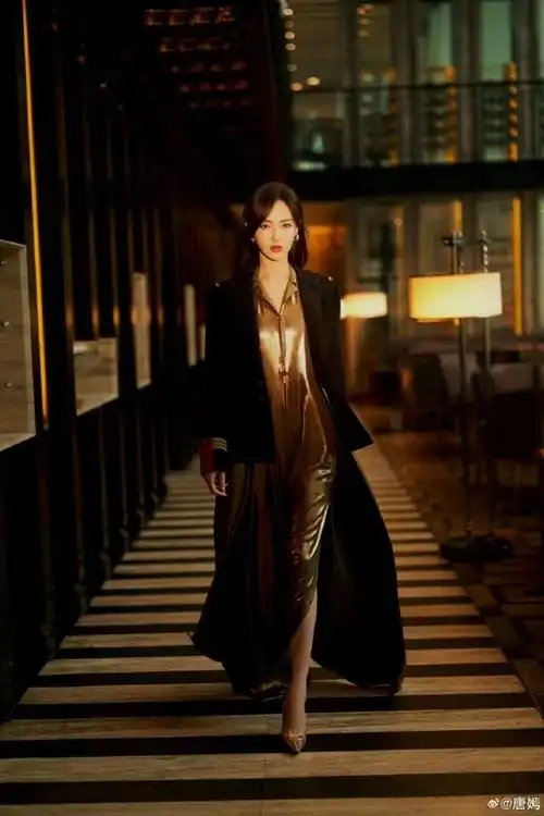 唐嫣金色晚礼服##唐嫣气场好强