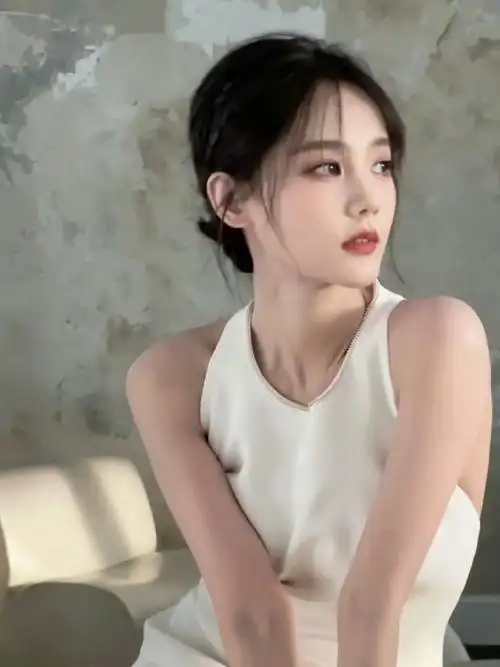 李一桐素颜妆感随拍##李一桐笑眼