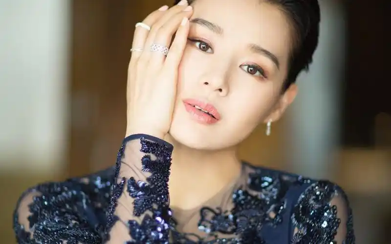 胡杏儿性感写真高清电脑桌面壁纸