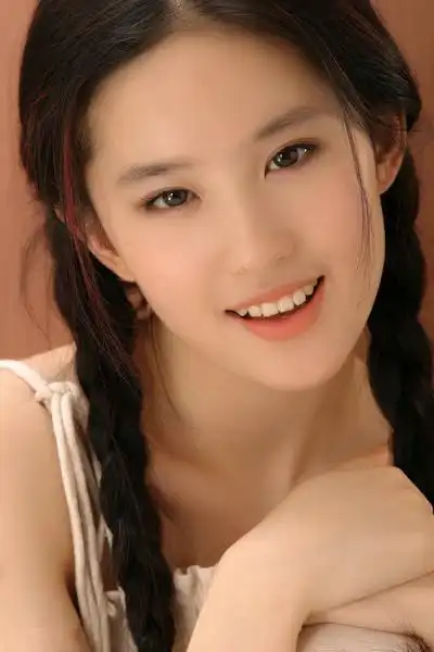 刘亦菲早年旧照 十年如一日的美貌