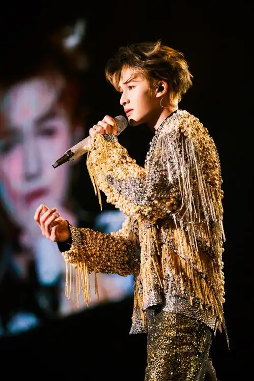 朱正廷超话·#乐华家族演唱会#舞台现场🎬@theo